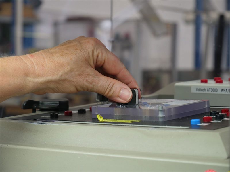 Automatisches Wickelgüter-Prüfsystem mit Prüfadapter